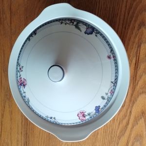 HH VINTAGE ONEIDA FINE PORCELAIN Select Collection BLUE LATTICE Covered Casserol